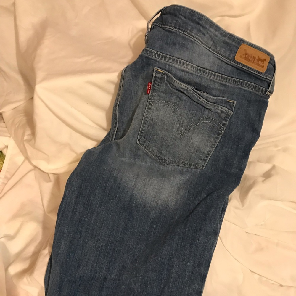 Levi Capris in light blue